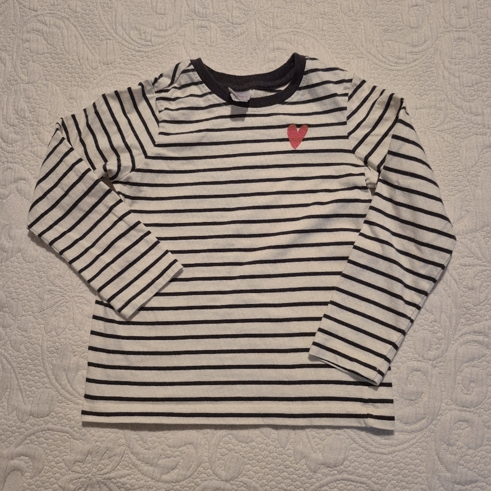 Hanna Andersson girls size 120 or 6-7 black white stripe shirt heart embroidered